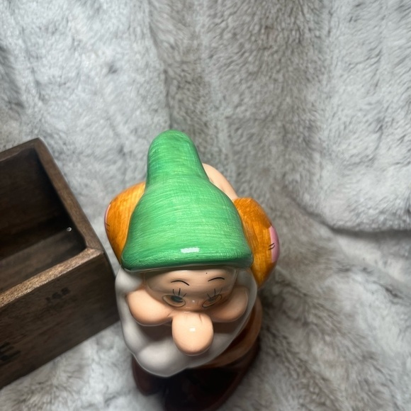 Disney Bashful Dwarf Snow White Ceramic Figurine Figure Green Hat Vintage - Picture 3 of 11